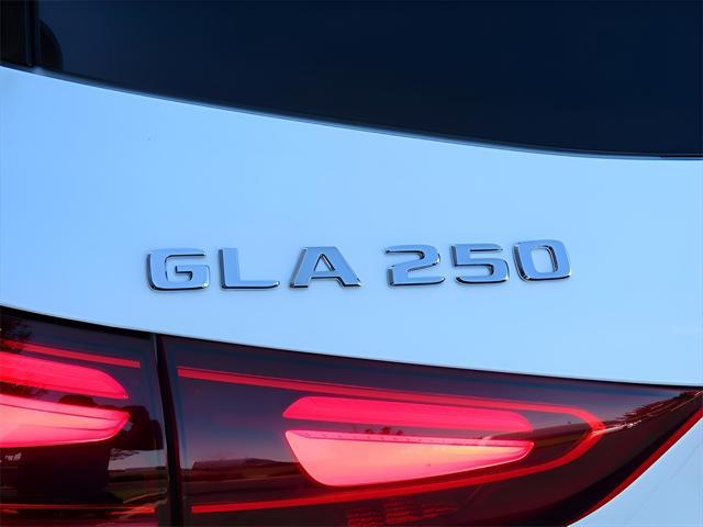 new 2025 Mercedes-Benz GLA 250 car, priced at $52,370