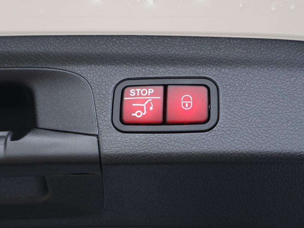 used 2024 Mercedes-Benz GLE 350 car, priced at $64,990