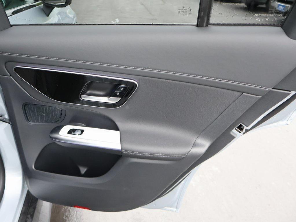 new 2025 Mercedes-Benz GLC 300 car, priced at $67,735