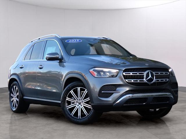 new 2025 Mercedes-Benz GLE 450 car, priced at $77,095