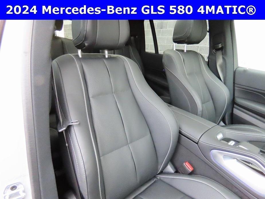 new 2024 Mercedes-Benz GLS 580 car, priced at $123,020