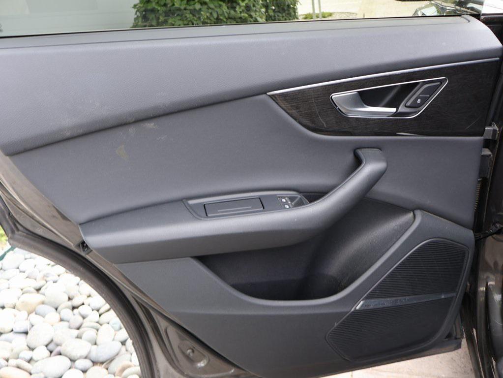 used 2019 Audi Q8 car