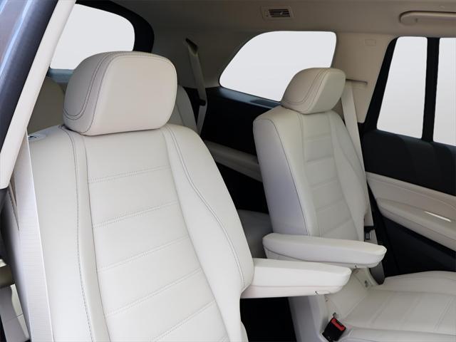 new 2025 Mercedes-Benz GLS 450 car, priced at $102,205