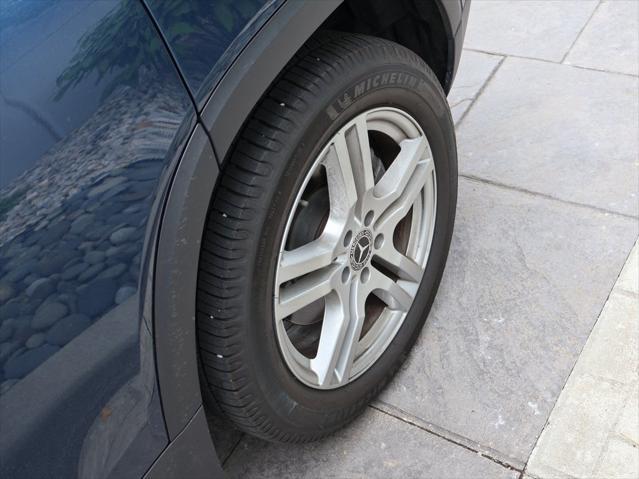 used 2020 Mercedes-Benz GLB 250 car, priced at $30,990