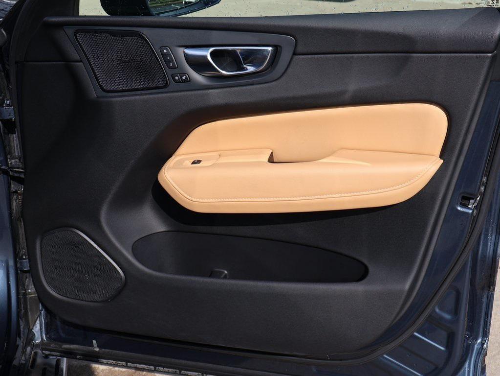 used 2021 Volvo XC60 car, priced at $28,990