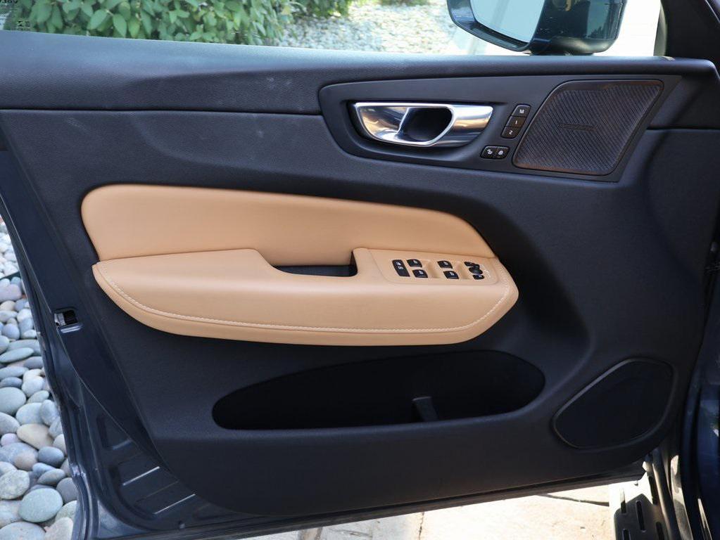 used 2021 Volvo XC60 car, priced at $28,990