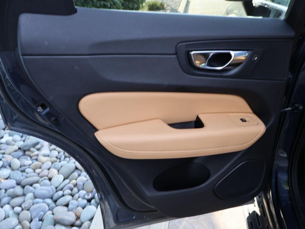 used 2021 Volvo XC60 car, priced at $28,990