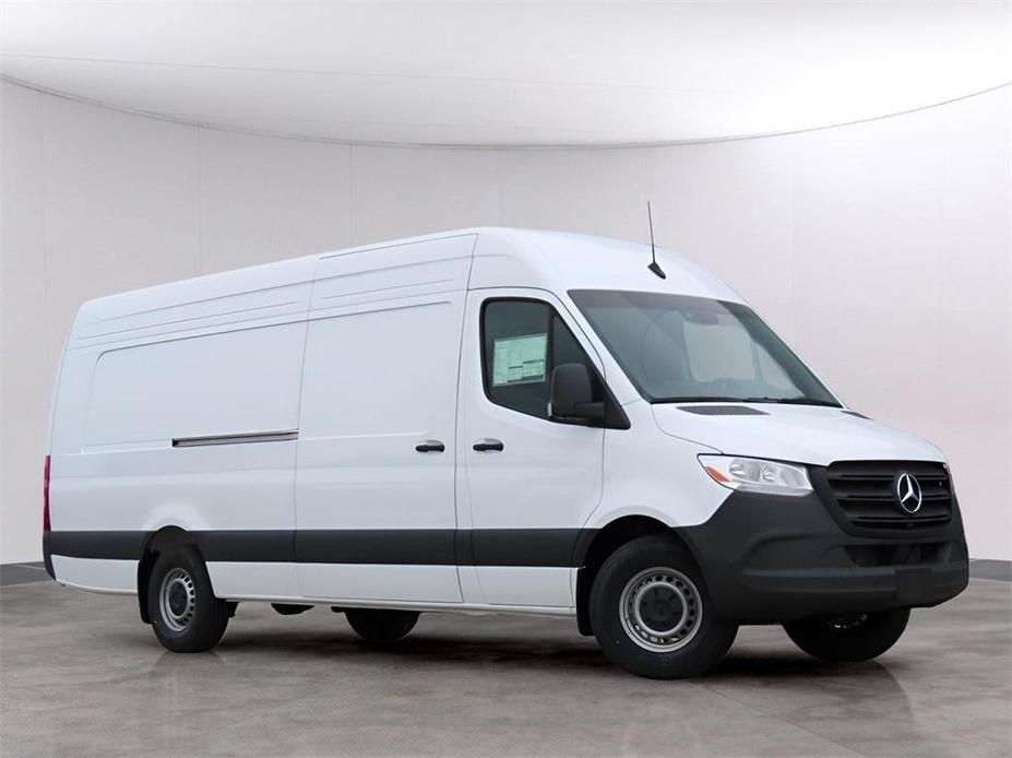 new 2024 Mercedes-Benz Sprinter 2500 car, priced at $70,156