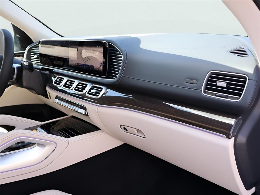new 2025 Mercedes-Benz GLS 450 car, priced at $99,295