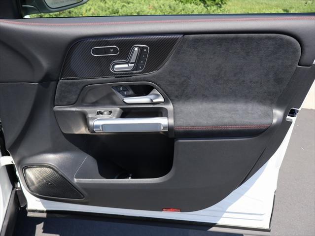 new 2025 Mercedes-Benz GLB 250 car, priced at $55,595