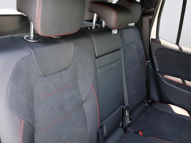 new 2025 Mercedes-Benz GLB 250 car, priced at $55,595