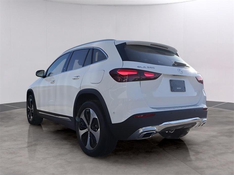 new 2024 Mercedes-Benz GLA 250 car, priced at $50,195