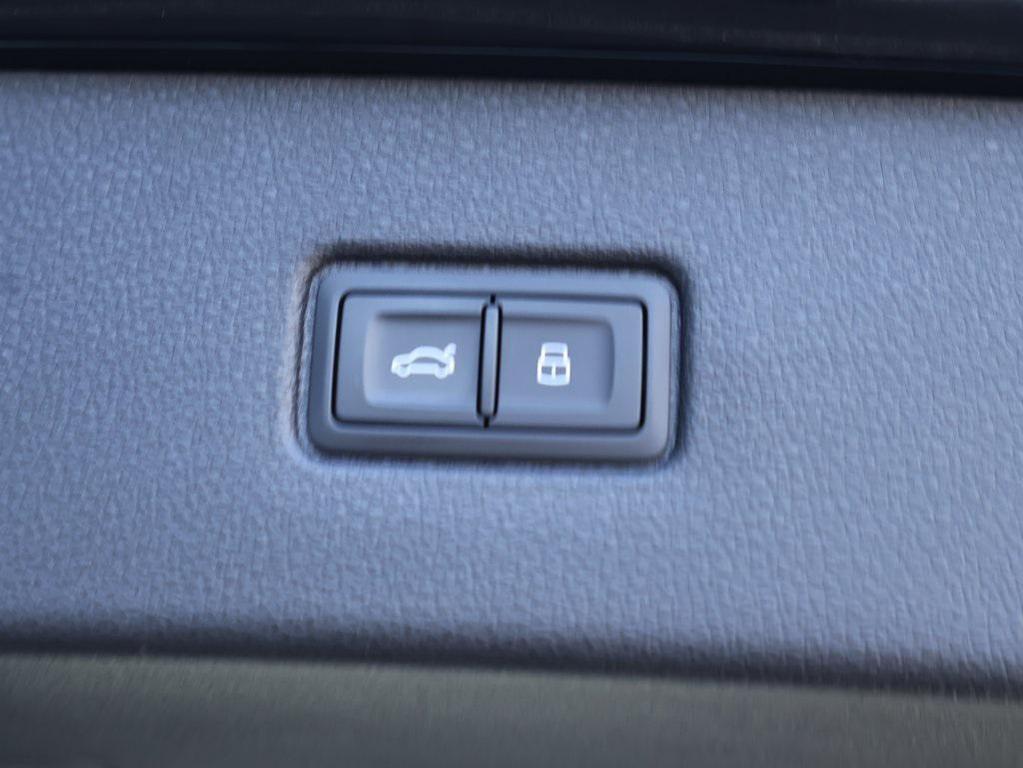 used 2025 Audi Q7 car, priced at $68,990