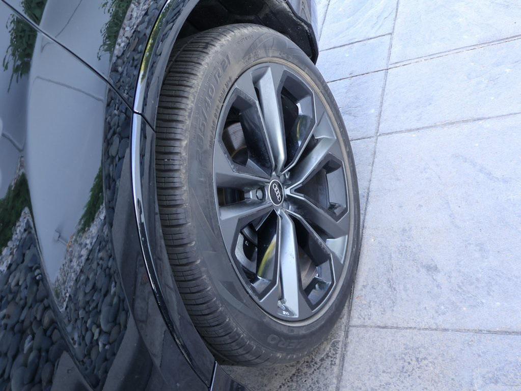 used 2025 Audi Q7 car, priced at $68,990