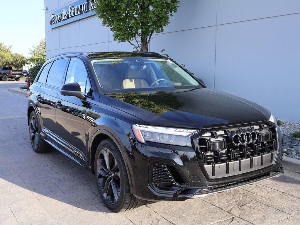 used 2025 Audi Q7 car, priced at $68,990