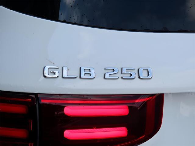 new 2025 Mercedes-Benz GLB 250 car, priced at $51,095