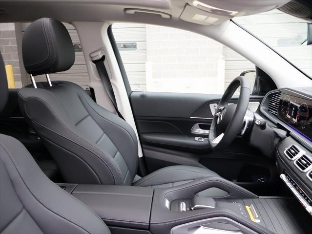 new 2025 Mercedes-Benz GLS 450 car, priced at $95,180