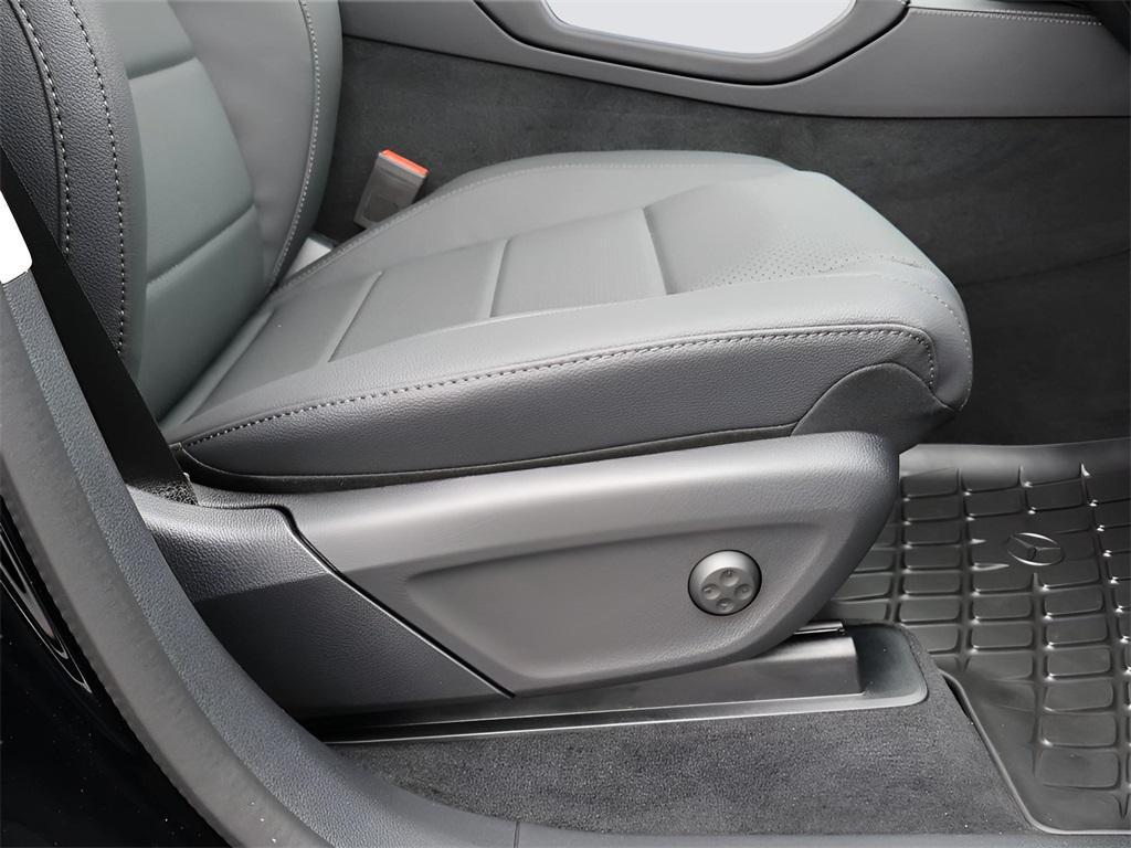 new 2025 Mercedes-Benz GLS 450 car, priced at $95,180