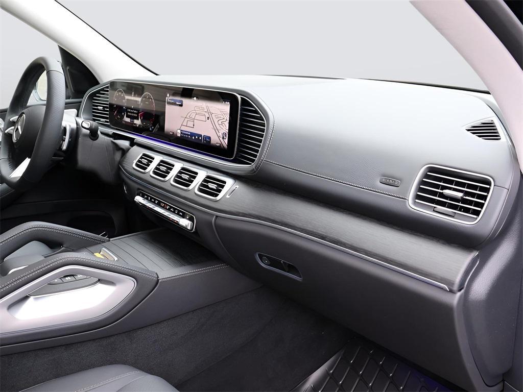 new 2025 Mercedes-Benz GLS 450 car, priced at $95,180