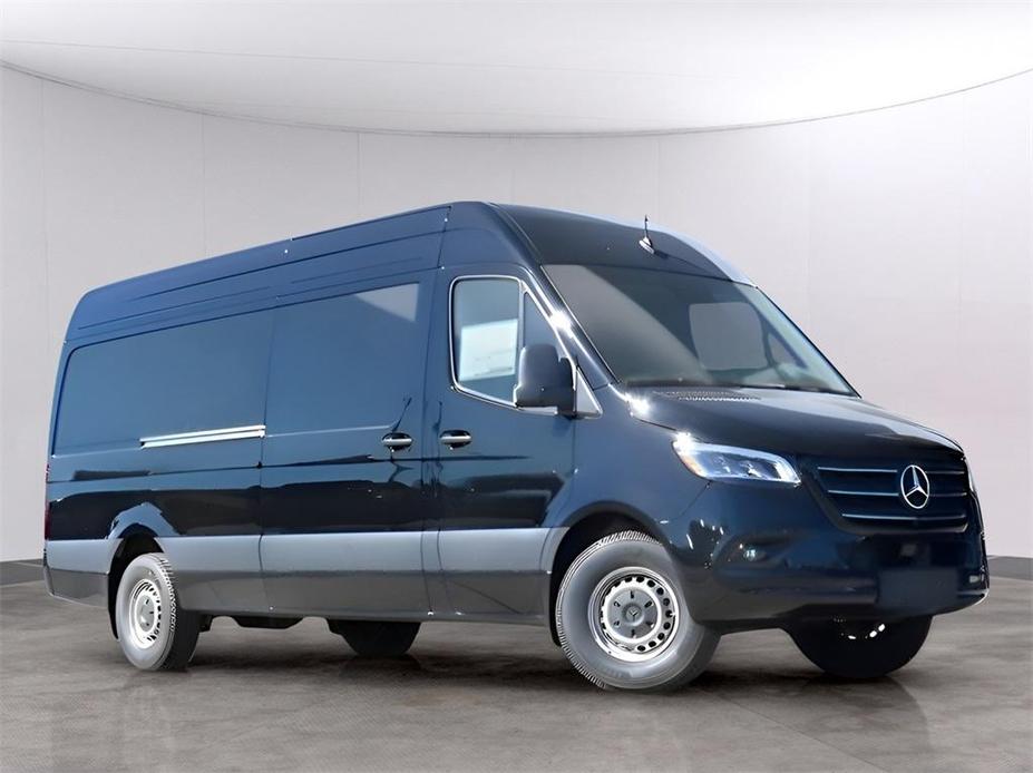 new 2024 Mercedes-Benz Sprinter 2500 car, priced at $78,142