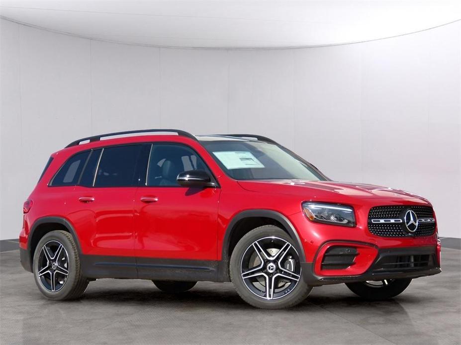 new 2024 Mercedes-Benz GLB 250 car, priced at $57,690