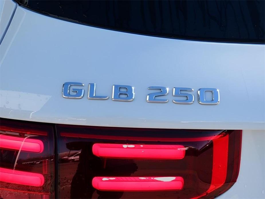 new 2024 Mercedes-Benz GLB 250 car, priced at $53,140