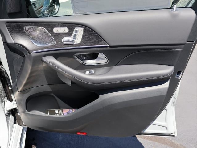 new 2025 Mercedes-Benz GLS 450 car, priced at $102,855