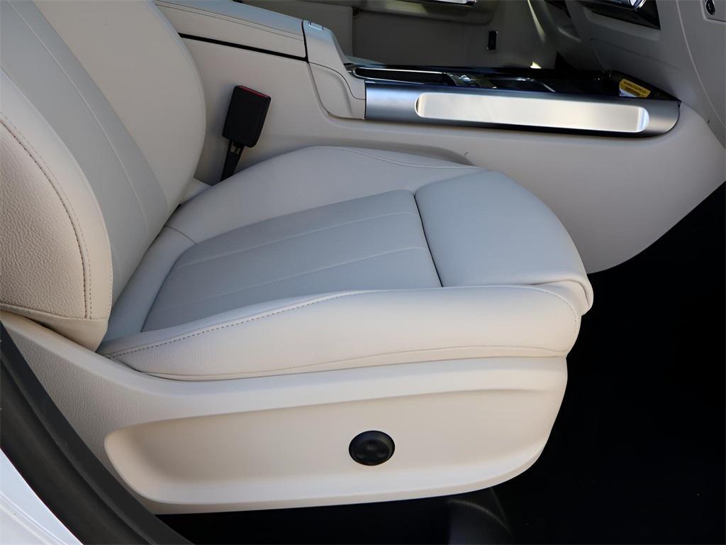 new 2025 Mercedes-Benz GLB 250 car, priced at $52,465