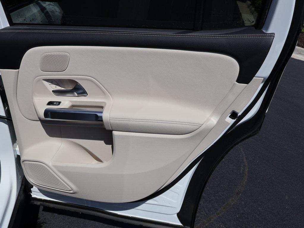 new 2025 Mercedes-Benz GLB 250 car, priced at $52,465
