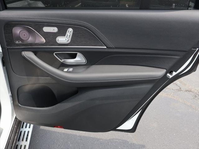 new 2025 Mercedes-Benz GLS 580 car, priced at $131,570