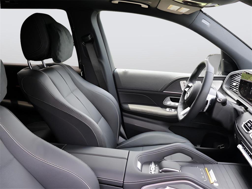 new 2025 Mercedes-Benz GLS 580 car, priced at $131,570