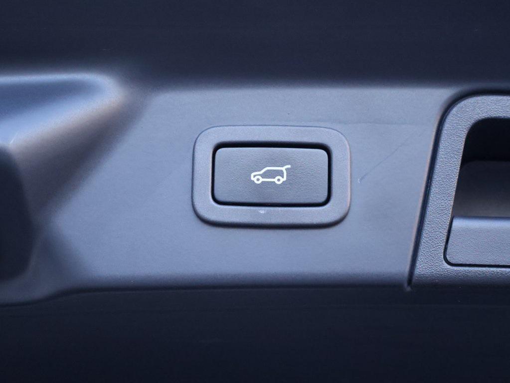 used 2020 Land Rover Range Rover Velar car, priced at $38,990