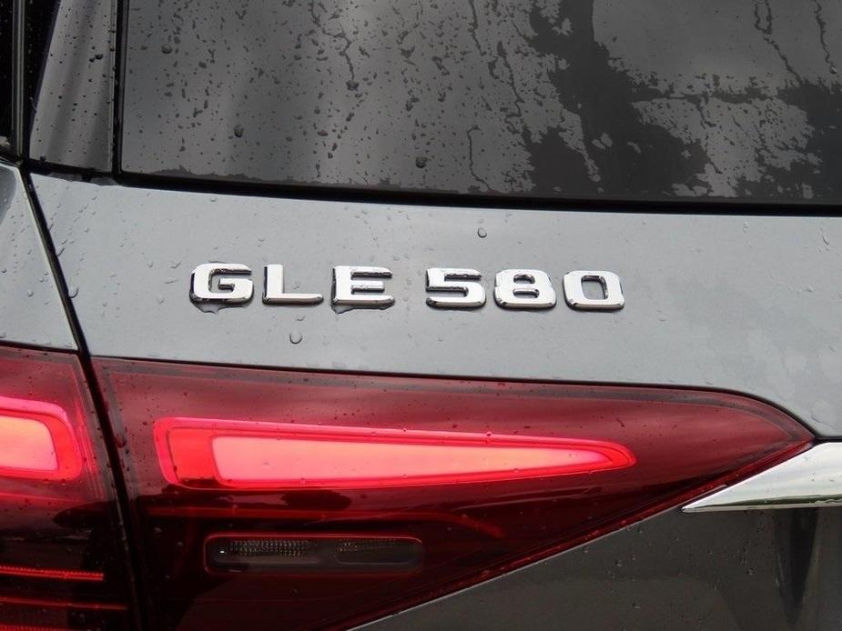 new 2024 Mercedes-Benz GLE 580 car, priced at $105,350