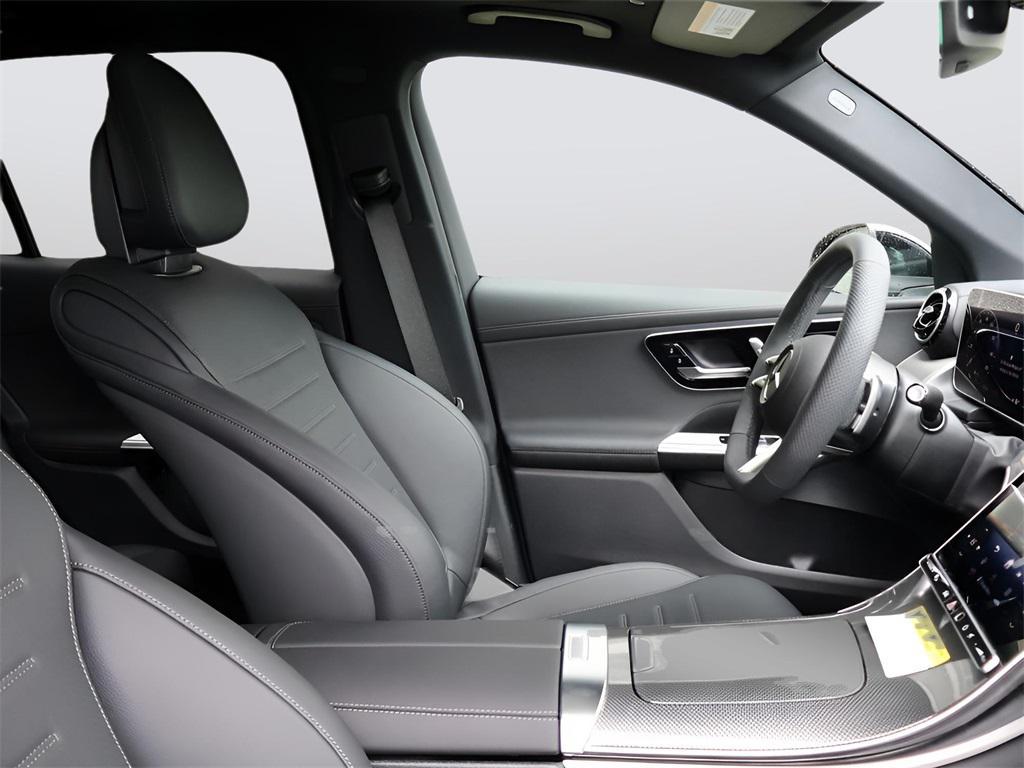 new 2025 Mercedes-Benz GLC 300 car, priced at $58,875