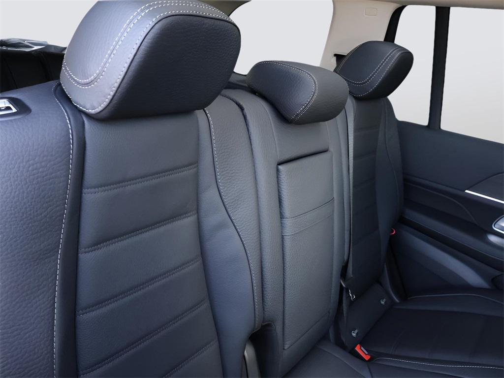 new 2025 Mercedes-Benz GLS 450 car, priced at $98,705