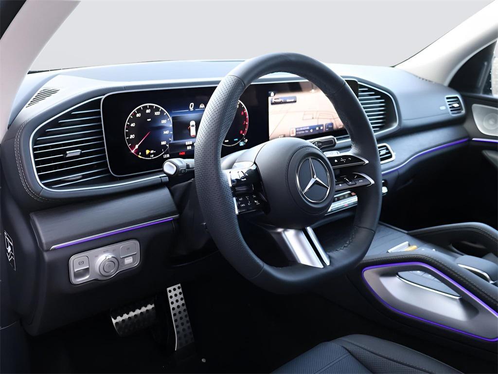 new 2025 Mercedes-Benz GLS 450 car, priced at $98,705