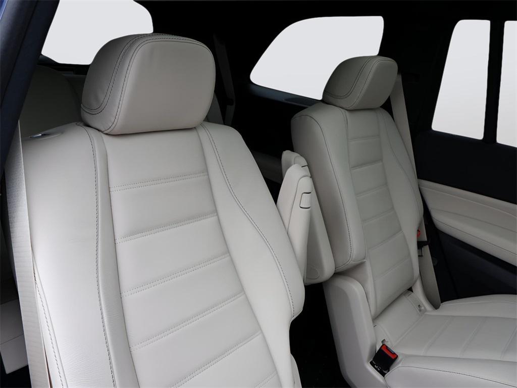 new 2025 Mercedes-Benz GLS 450 car, priced at $100,165