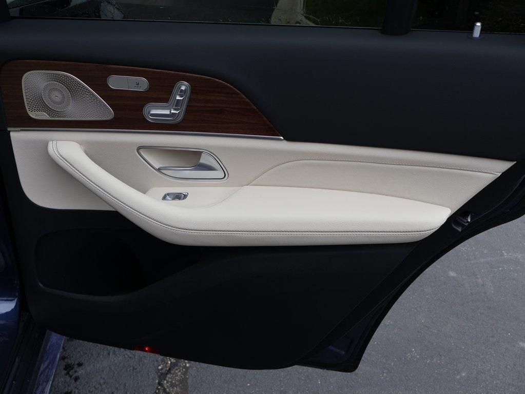 new 2025 Mercedes-Benz GLS 450 car, priced at $100,165