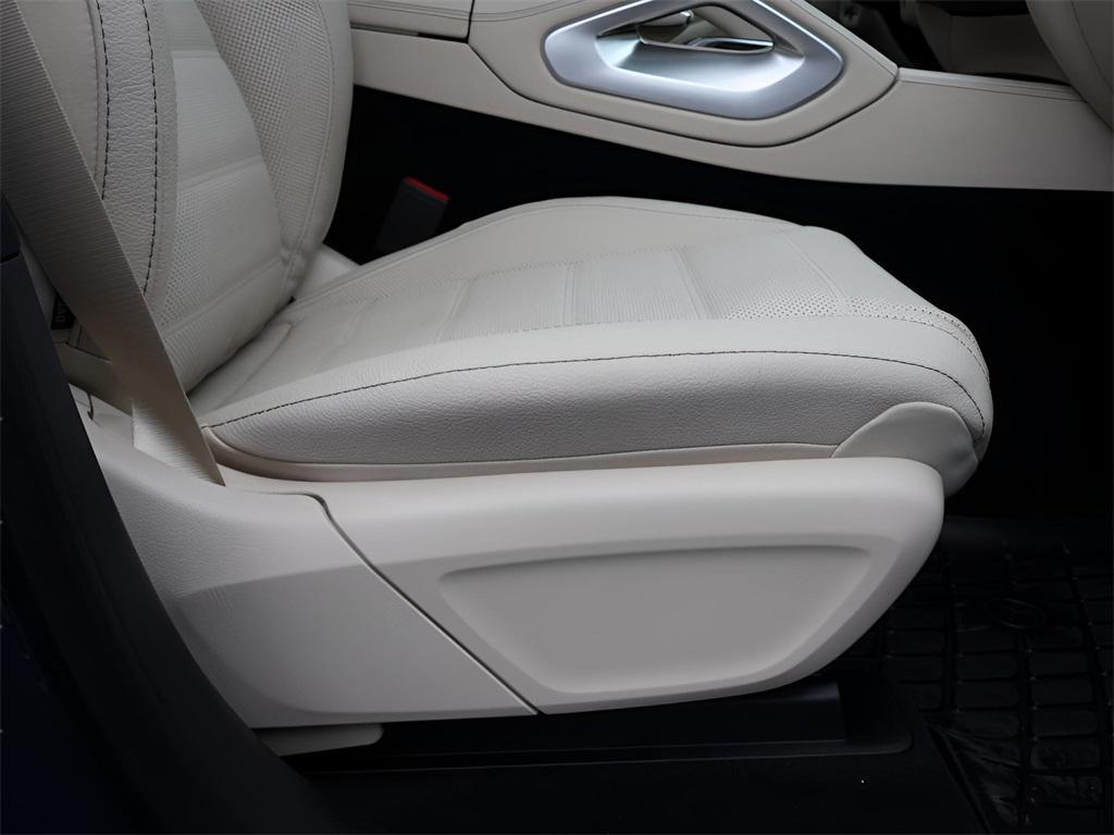 new 2025 Mercedes-Benz GLS 450 car, priced at $100,165