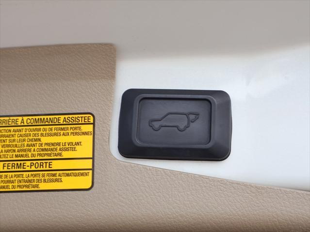 used 2012 Toyota Highlander car, priced at $9,995