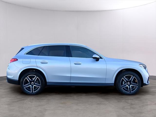 new 2025 Mercedes-Benz GLC 300 car, priced at $61,565