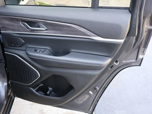 used 2022 Jeep Grand Cherokee car, priced at $33,990