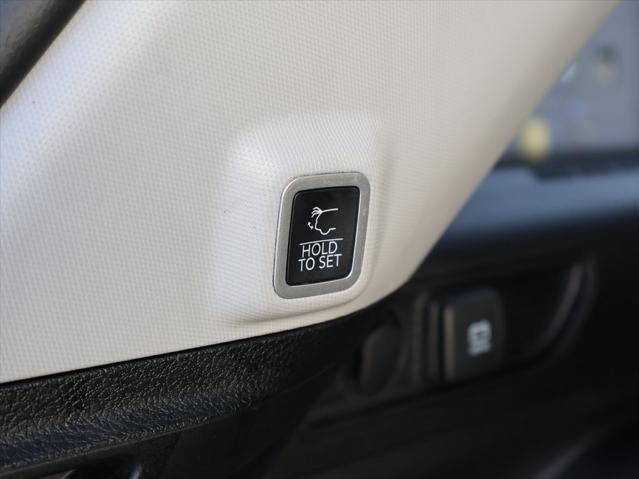 used 2022 Jeep Grand Cherokee car, priced at $33,990