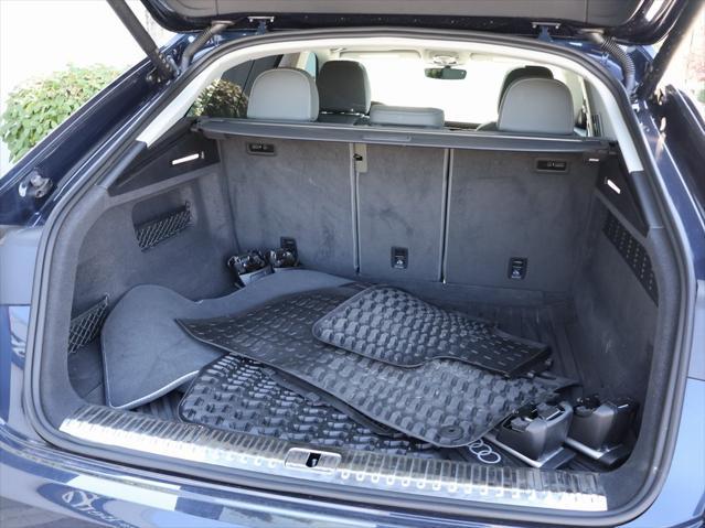 used 2025 Audi Q8 car
