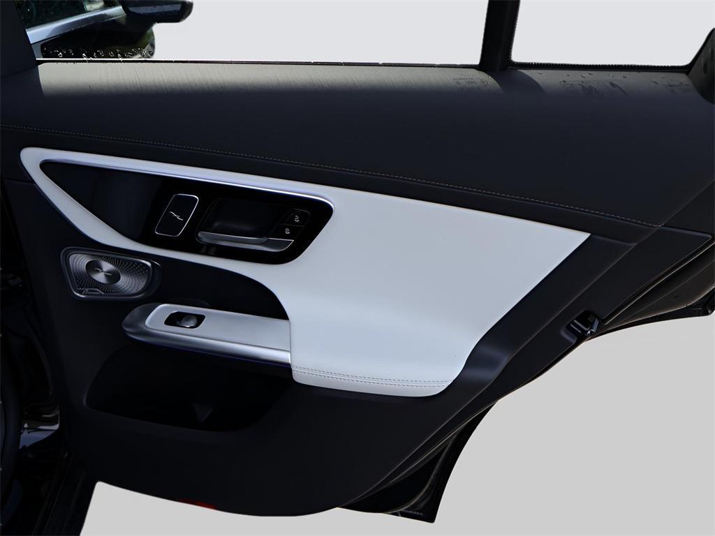 new 2025 Mercedes-Benz GLC 300 car, priced at $62,580