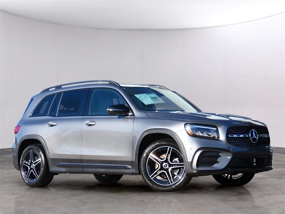 new 2024 Mercedes-Benz GLB 250 car, priced at $56,220
