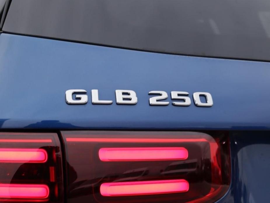 new 2024 Mercedes-Benz GLB 250 car, priced at $56,115