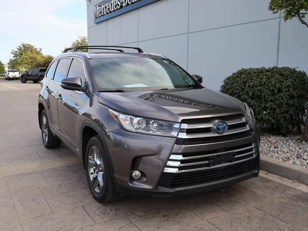 used 2018 Toyota Highlander Hybrid car, priced at $28,990