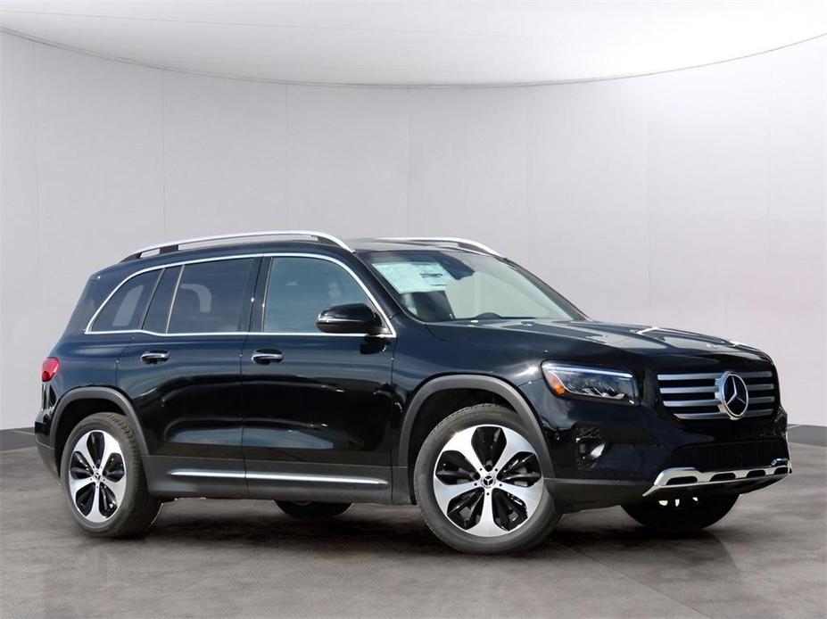 new 2024 Mercedes-Benz GLB 250 car, priced at $53,815