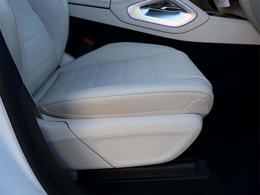 new 2026 Mercedes-Benz GLS 580 car, priced at $126,120